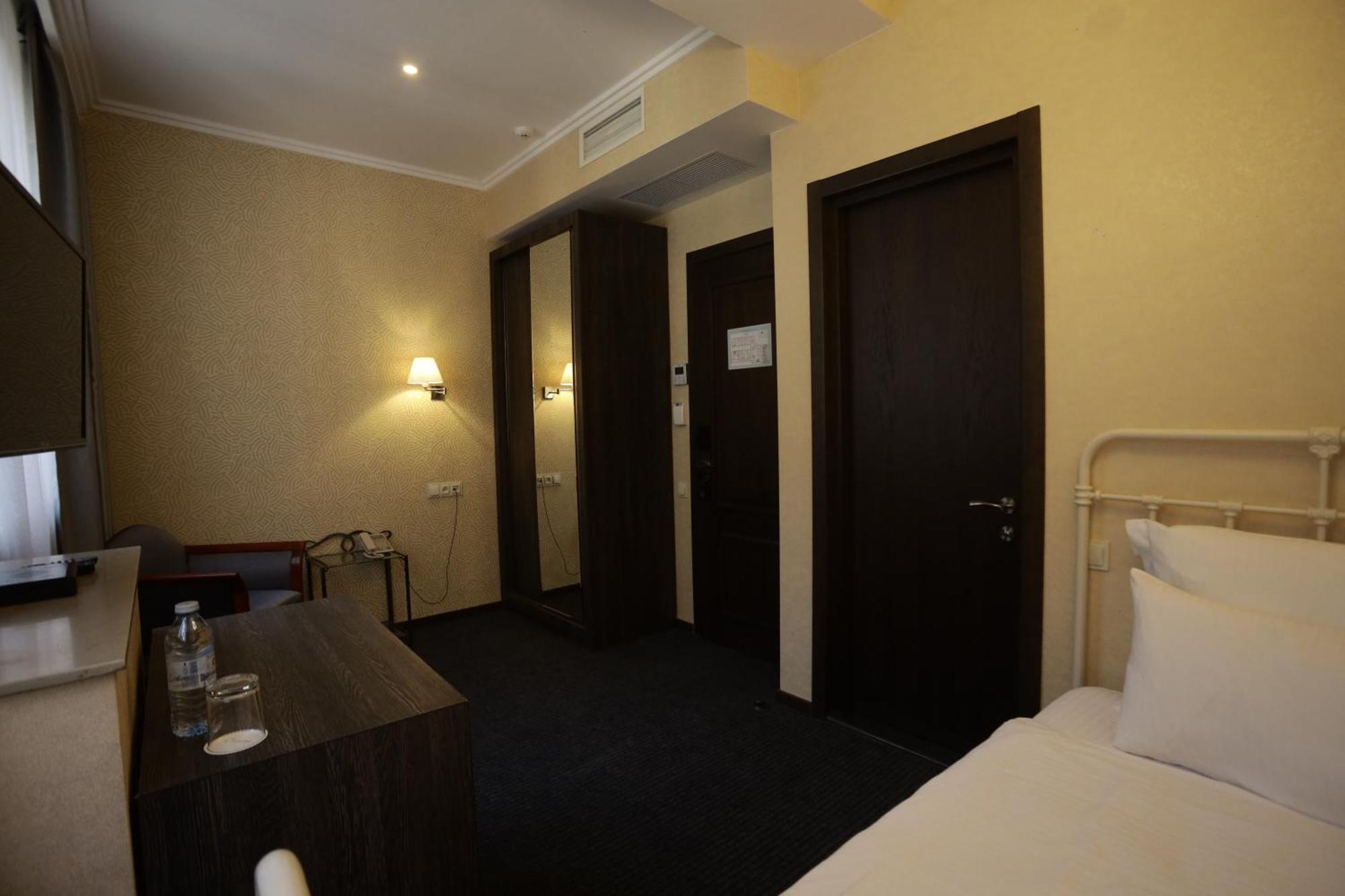 Redline Hotel Tbilisi Ngoại thất bức ảnh