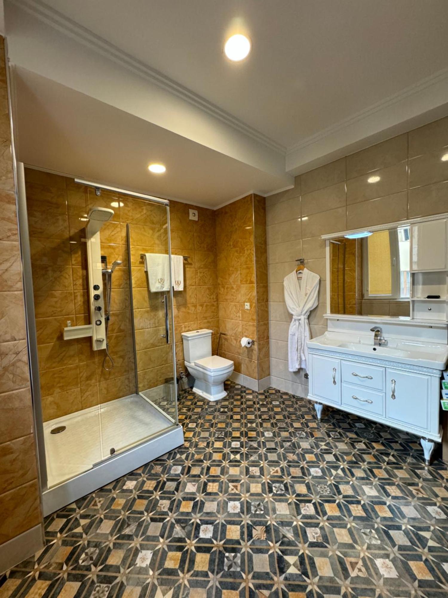 Redline Hotel Tbilisi Ngoại thất bức ảnh