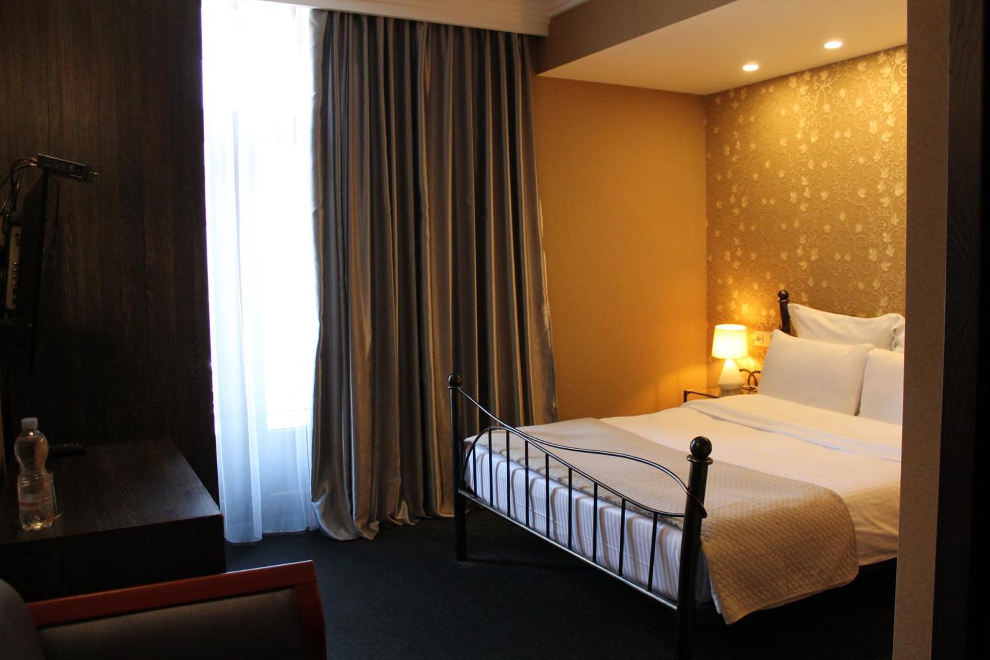 Redline Hotel Tbilisi Ngoại thất bức ảnh