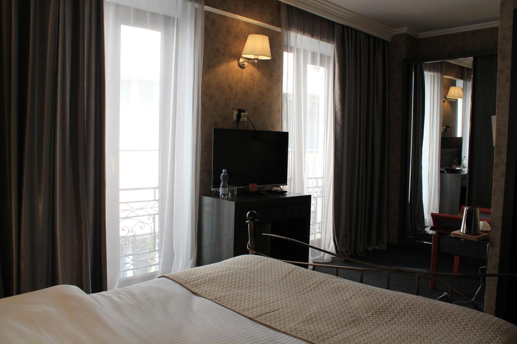 Redline Hotel Tbilisi Ngoại thất bức ảnh